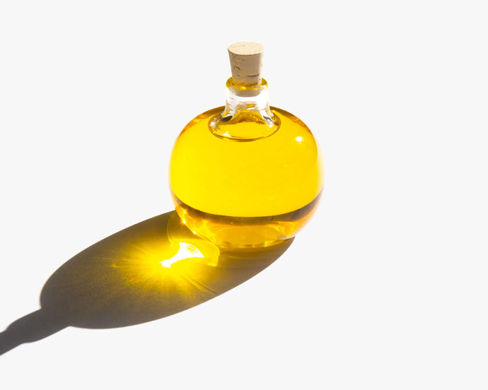 What Does Jojoba Oil Smell Like?