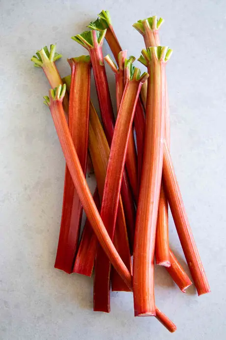 What Does Rhubarb Smell Like?